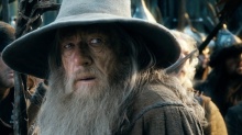 "Hobbit: Bitwa Pięciu Armii" – Czarodziej ze złamanym kosturem - recenzja;Hobbit: Bitwa Pięciu Armii;fantasy;Peter Jackson;Hobbit;krasnolud;elfy;trylogia;finał;bitwa;Tolkien;skarb;Erebor