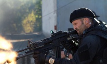 Jason Statham – jednoosobowa armia - Jason Statham;aktor;twardziel;macho;sztuki walki;pływak;sport;Adrenalina;Transporter;Angielska robota;kino akcji;Anglik;trenowanie;sylwetka;wyćwiczony