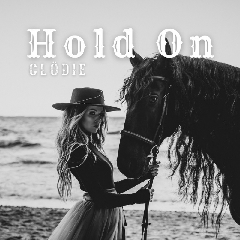 Okładka do singla "Hold On" (materiały promocyjne)  