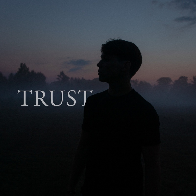 Okładka singla "Trust" (materiały promocyjne)  