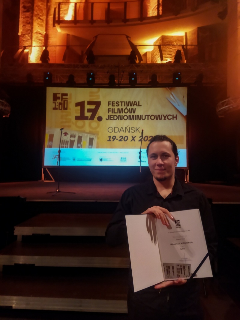 Sebastian Wiśniowski - reżyser "Jędzy" z wyróżnieniem na Festiwali Filmów Jednominutowych (fot. materiały promocyjne/FB)  