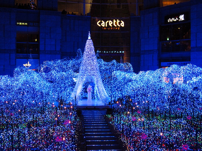 Japończycy kochają świąteczne ozdoby i światełka (fot. wikimedia/licencja Creative Commons)  