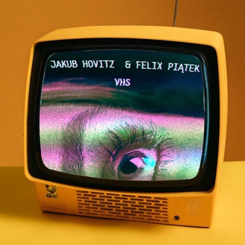 Okładka singla "VHS" (fot. materiały promocyjne)  