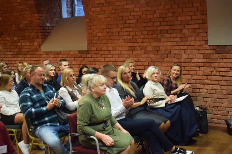 Kameralna uroczystość Ogólnopolskiego Konkursu Recytatorskiego "Budujemy mosty – SŁOWEM"! (fot. PJ)  