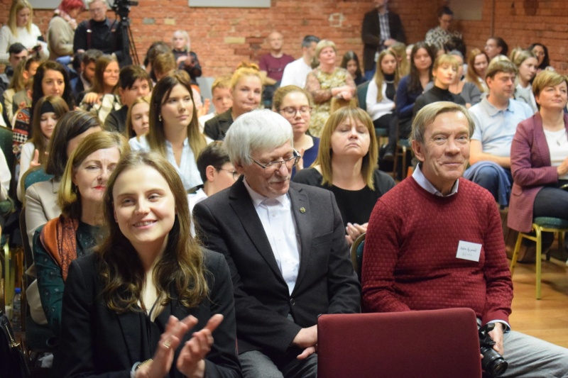 Kameralna uroczystość Ogólnopolskiego Konkursu Recytatorskiego "Budujemy mosty – SŁOWEM"! (fot. PJ)  