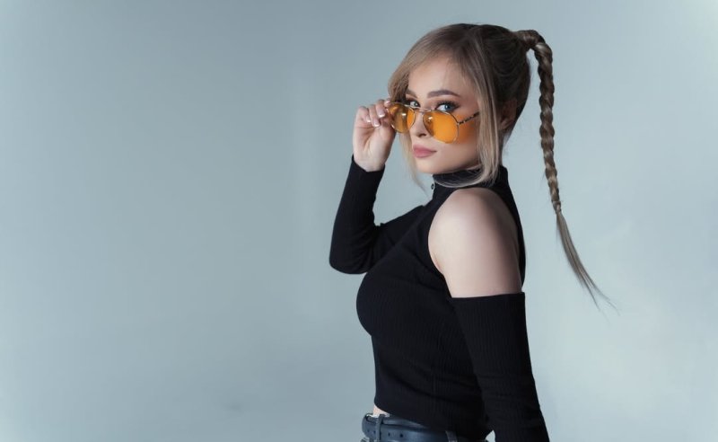 Kinga Talarek w clipie "Angels" (fot. materiały promocyjne)  