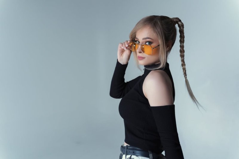 Kinga Talarek w clipie "Angels" (fot. materiały promocyjne)  