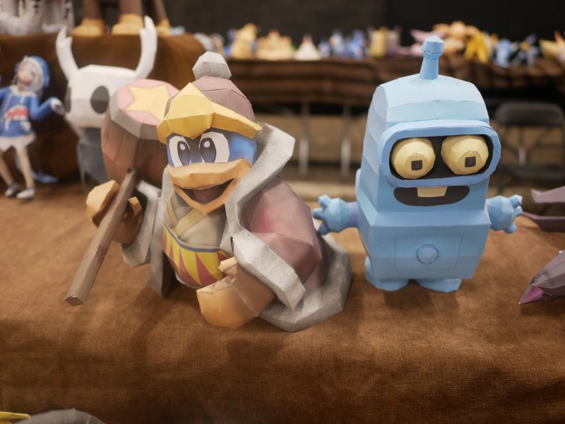 Ten z lewej kojarzy mi się z pewnym wąsatym hydraulikiem, a Wam?  