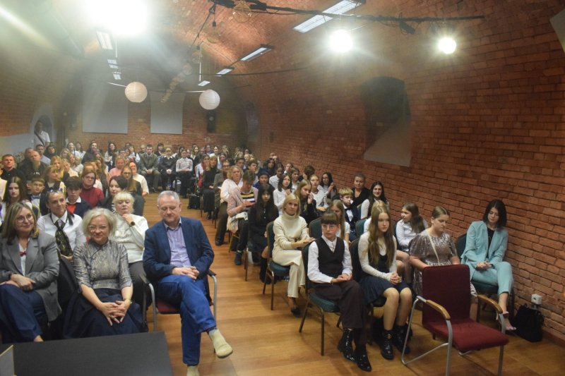 Gala - II Ogólnopolski Konkurs Recytatorski „Budujemy mosty – SŁOWEM” (fot. PJ)  