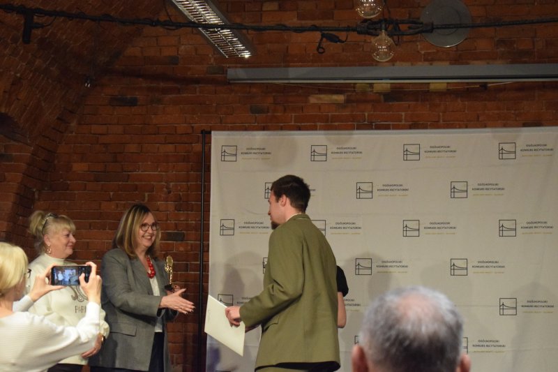 Gala - II Ogólnopolski Konkurs Recytatorski „Budujemy mosty – SŁOWEM” (fot. PJ)  