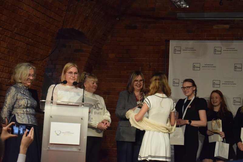 Gala - II Ogólnopolski Konkurs Recytatorski „Budujemy mosty – SŁOWEM” (fot. PJ)  