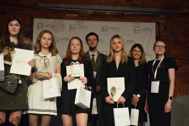 Gala - II Ogólnopolski Konkurs Recytatorski „Budujemy mosty – SŁOWEM” (fot. PJ)  