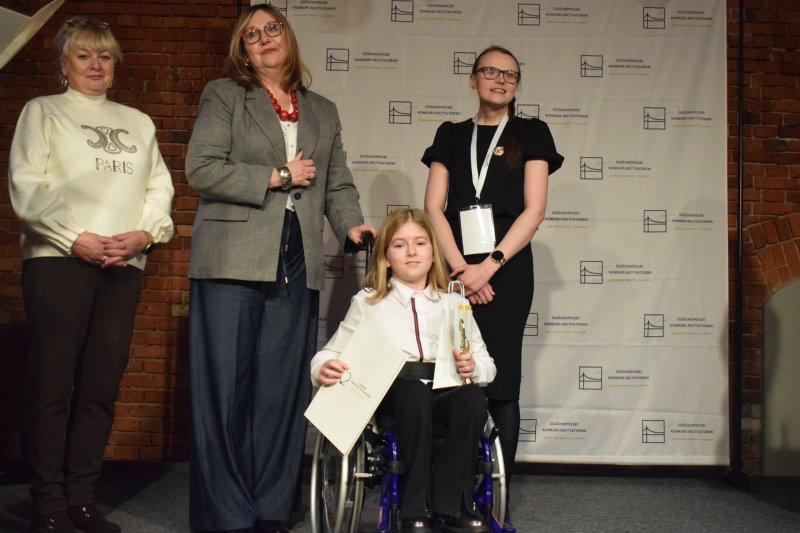 Gala - II Ogólnopolski Konkurs Recytatorski „Budujemy mosty – SŁOWEM” - uczestnikami i laureatami były też osoby niepełnosprawne  (fot. PJ)  