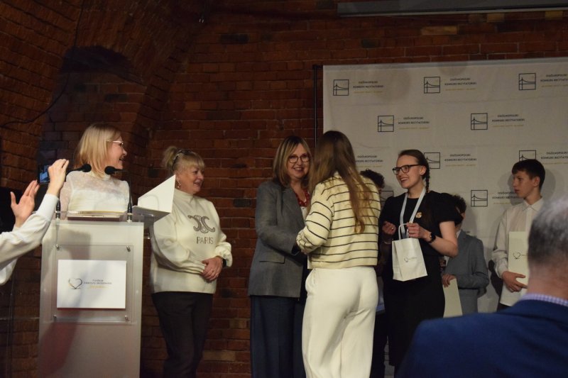 Gala - II Ogólnopolski Konkurs Recytatorski „Budujemy mosty – SŁOWEM” (fot. PJ)  