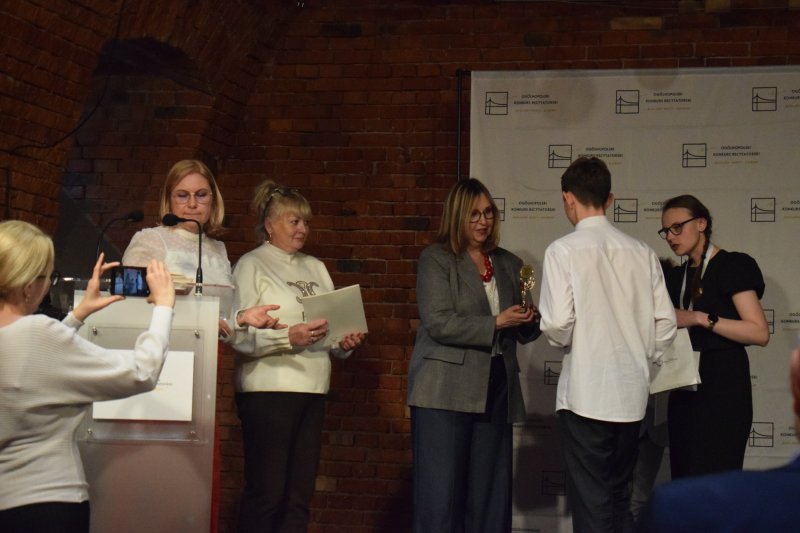 Gala - II Ogólnopolski Konkurs Recytatorski „Budujemy mosty – SŁOWEM” (fot. PJ)  