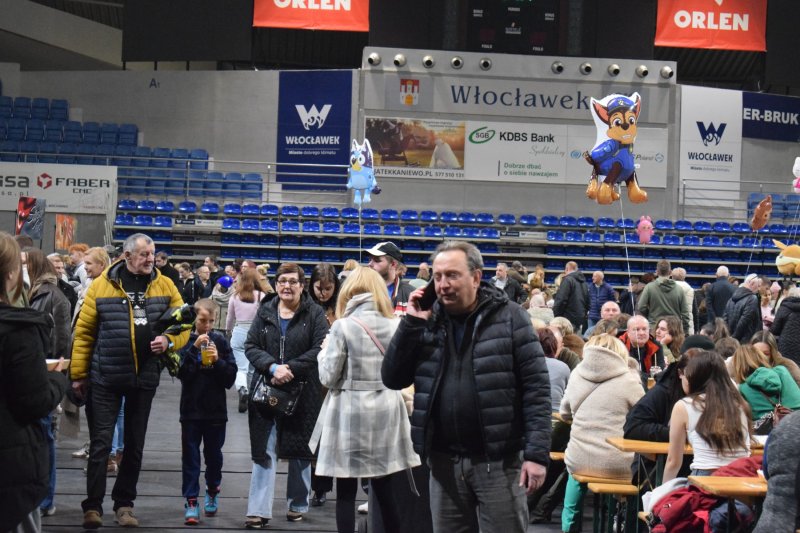 Festiwal Kuchni i Kultury Azjatyckiej - tłumu głodnych ludzi (fot. PJ)  