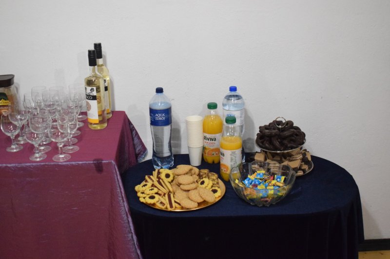 Spotkanie autorskie z Krzysztofem Niedziałkowskim - poczęstunek (fot. PJ)  