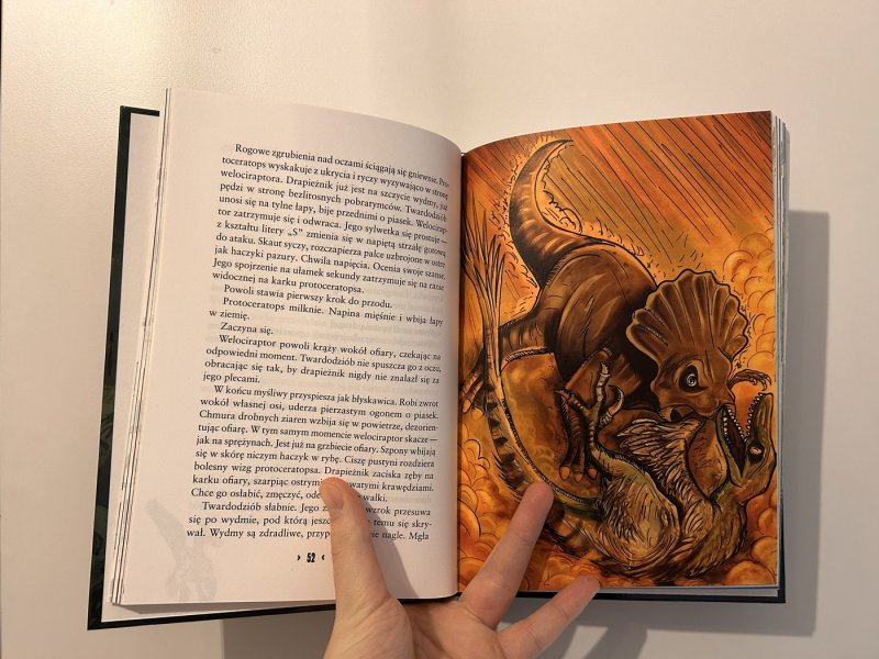 Książka "Opowieści o dinozaurach" (materiały promocyjne)  