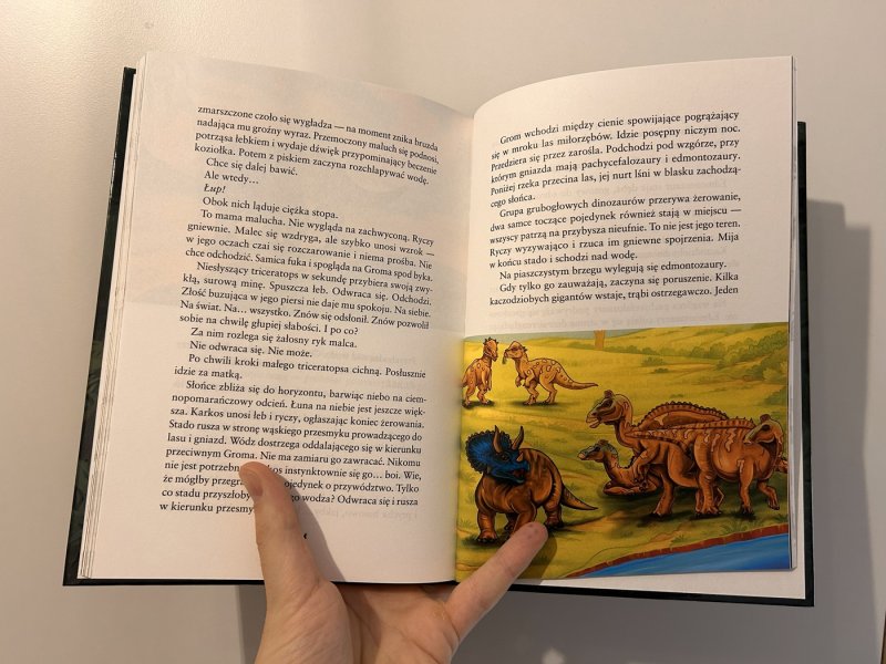 Książka "Opowieści o dinozaurach" (materiały promocyjne)  