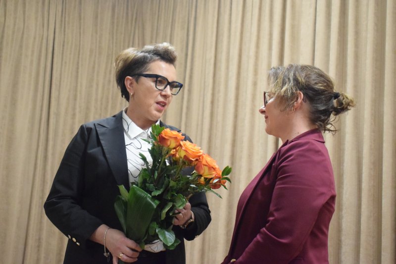 Spotkanie autorskie z Martą Mirowską - kolejne kwiaty (fot. PJ)  