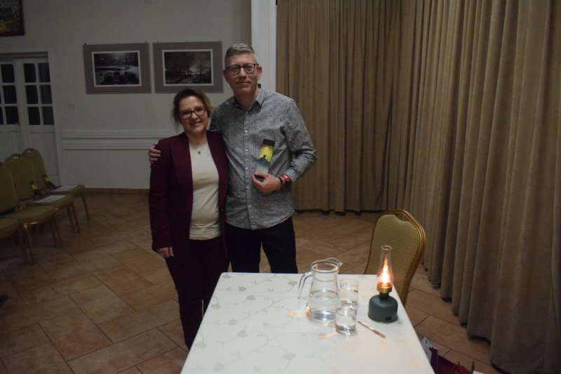 Spotkanie autorskie z Martą Mirowską - tu zdjęcie z autorem recenzji książki i redaktorem Altao (fot. PJ)  