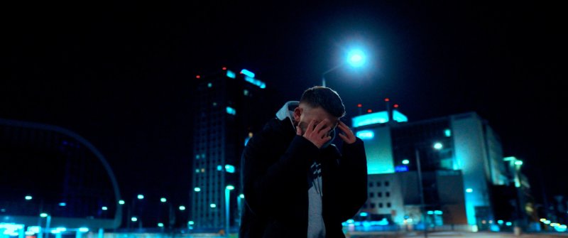 Dareo w teledysku do singla "OVERLOAD" (fot. materiały promocyjne)  