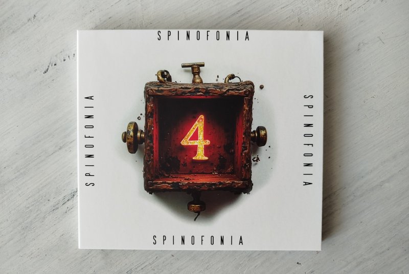 Album w wersji fizycznej (materiały promocyjne)  