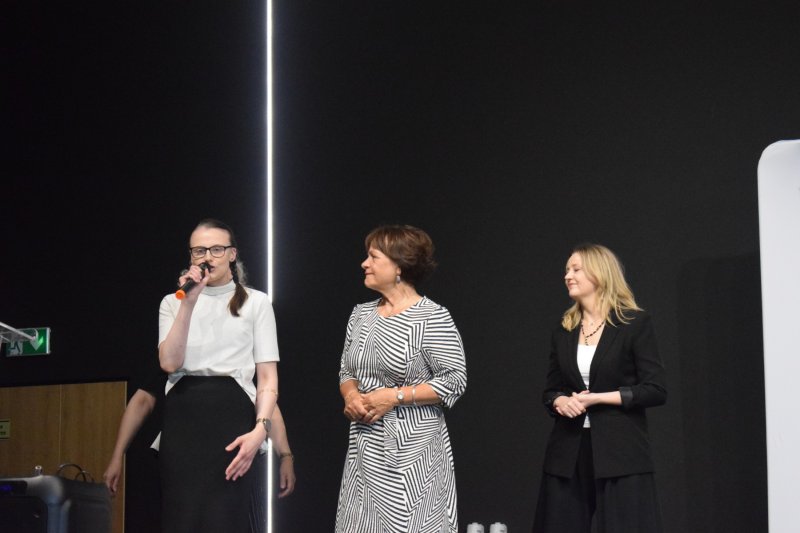 Finałowa gala III konkursu "Cisza Nienawiści Nigdy hejt! Zawsze heart!" - przemawia Kasia Jaroszewska (fot. PJ)  
