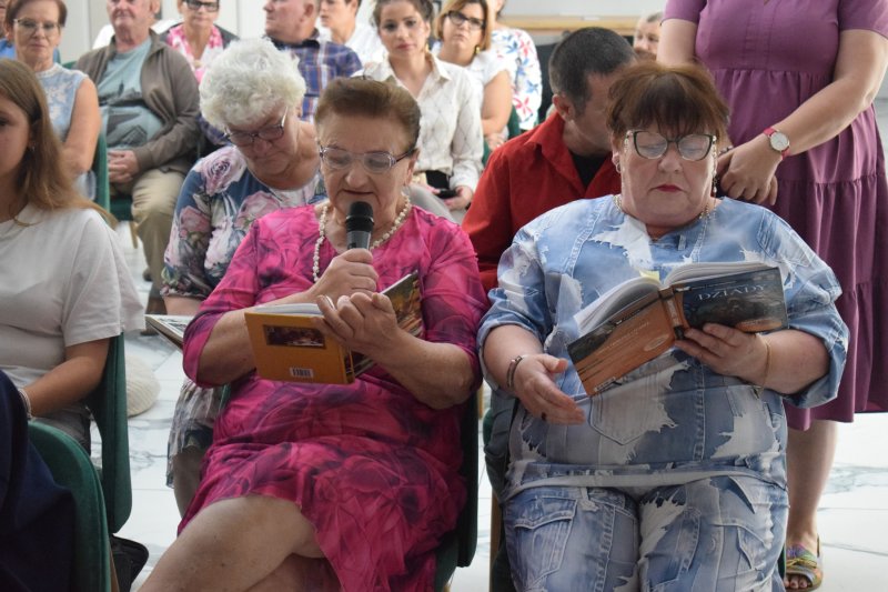 Narodowe Czytanie "Dziadów" w Baruchowie - pensjonariuszki Domu Opieki (fot. PJ)  