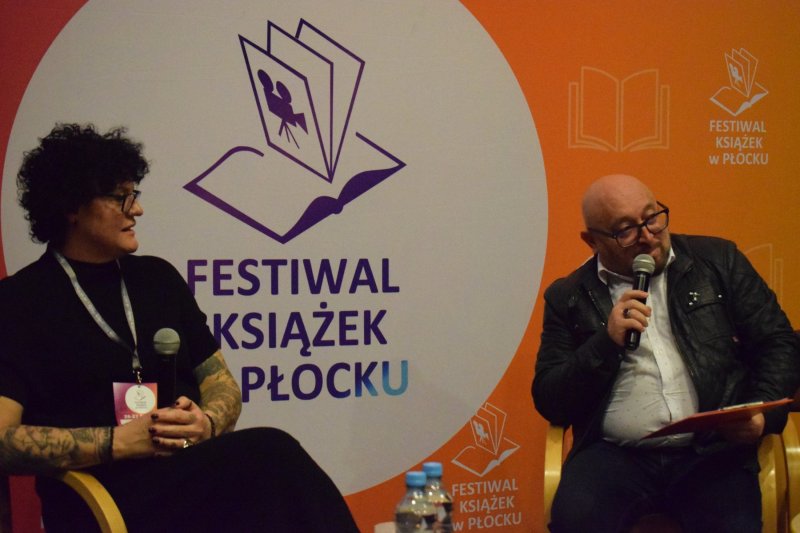 IV Festiwal Książek w Płocku - dzień drugi - spotkanie z Anną Kasiuk, autorką powieści obyczajowych, erotycznych i thrillerów. (fot. PJ)  