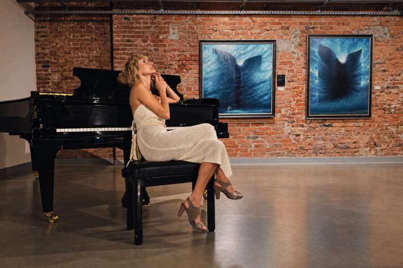 ELIA - sesja fotograficzna do teledysku "Taste of You", w postindustrialnym kompleksie Browaru Obywatelskiego w Tychach (materiały promocyjne)  