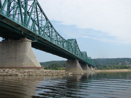 Na zdjęciu widoczny stary most stalowy we Włocławku im. gen Rydza Śmigłego  