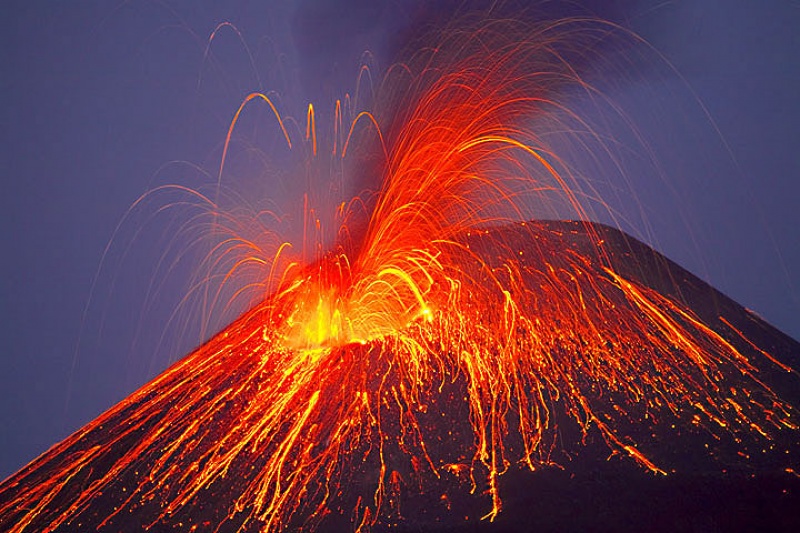 Erupcja wulkanu (źródło: www.flickr.com/photos/coolinsights)  