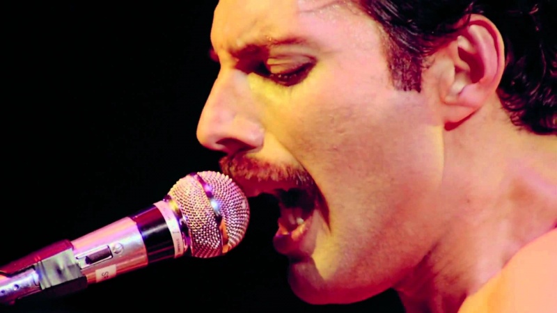 Freddie Mercury (źródło: youtube.com/screenshot)  